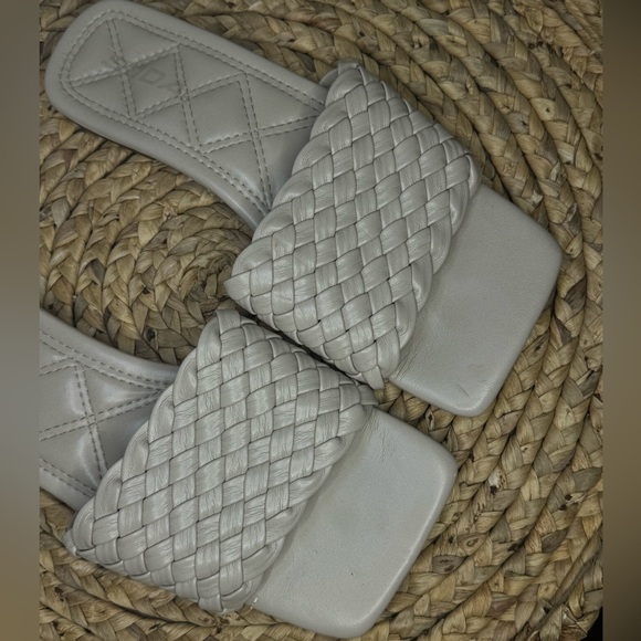 Breaded Sandal 7.5 Square Toe Women's in Cream | Wide Foot | Soda Slide-On - Picture 2 of 4